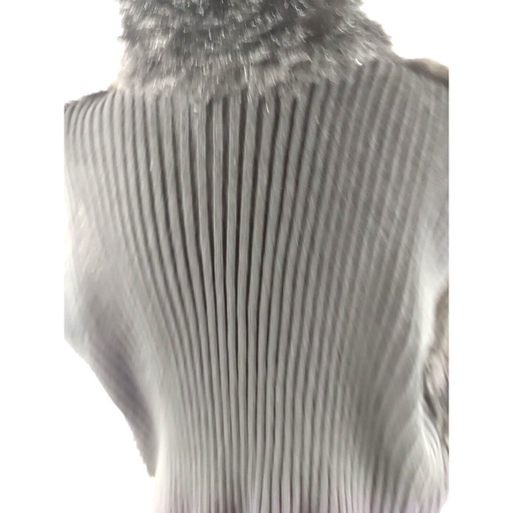 Arizona Jeans Jrs Plus Size 2X Black Fuzzy Zip Vest - Picture 5 of 7